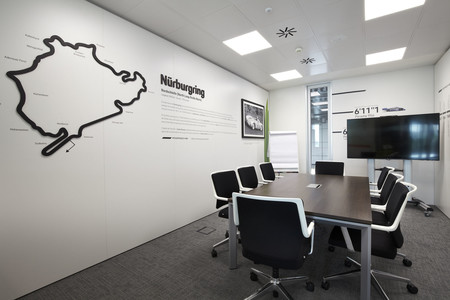 Porsche sede Madrid sala Nürburgring