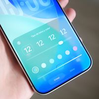 Si te costaba leer la hora con Liquid Glass, iOS 26.2 tiene la solución con su nuevo ajuste por niveles