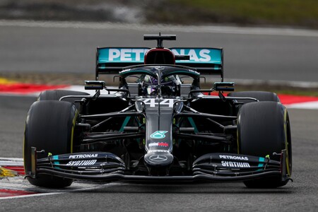 Lewis Hamilton aprovecha otro regalo de Valtteri Bottas para igualar el récord de victorias de Michael Schumacher