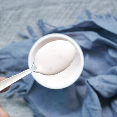 Estas son las cuatro razones por las que el yogur es uno de los mejores aliados: “Ayuda a las defensas a diferenciar entre amigos y enemigos” 