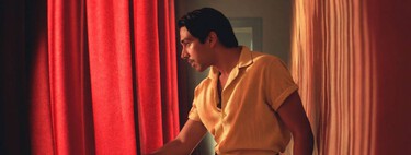 'Narciso' es una inquietante película sobre el miedo a ser uno mismo que convierte la radio, la música y a Drácula en armas contra la represión de una dictadura 