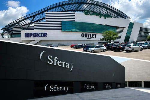 El Corte Inglés finaliza las rebajas de su outlet con una liquidación de Sfera: blusas y faldas a 10 euros, abrigos a 14 euros y más 