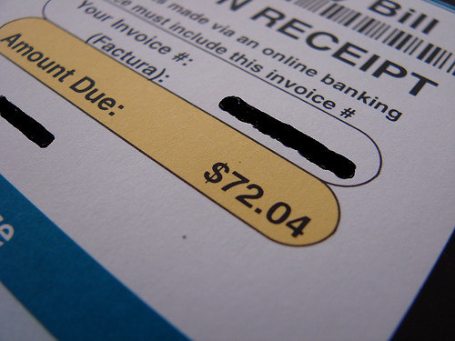 ¿A nombre de quién hago la factura?