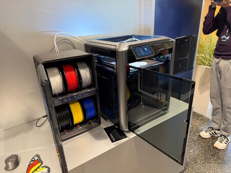 La impresora junto al RFD-6 | Imagen: Xataka