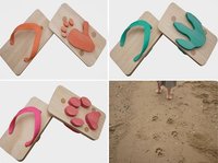 Chanclas que dejan huellas de animales en la arena