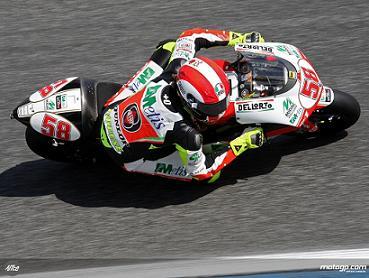 Simoncelli marca el ritmo en 250cc