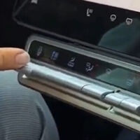 “Elon Musk nos saca de la edad de piedra y este tío nos devuelve a la cueva”: la historia del hombre que se cansó de su Tesla sin botones