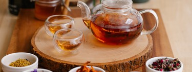 Los beneficios de las infusiones más famosas según la ciencia: manzanilla, jengibre, menta poleo, y otras 