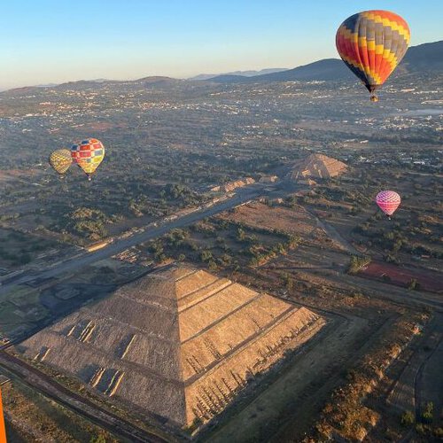 Cuánto cuesta volar en globo aerostático en Teotihuacán para una cita romántica este día de San Valentín