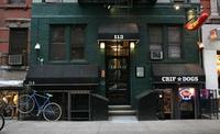 El puesto de perritos calientes de Nueva York que en realidad es un bar secreto muy codiciado