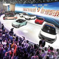 El colapso del gigante chino Evergrande trunca su ambicioso plan con los coches eléctricos mientras se teme un efecto dominó