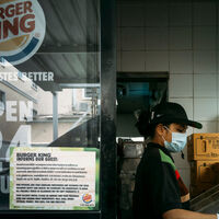 Esqueça as câmeras de segurança: Burger King vai usar IA para verificar se atendentes dizem "por favor" e "obrigado" aos clientes e forçar seus funcionários a serem educados 