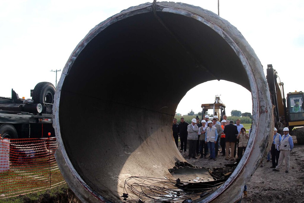 Los grifos de un barrio de Ciudad de México han empezado a echar gasolina. Es solo el inicio de un problema gigantesco