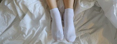 Dormir con calcetines en verano parece una mala idea, pero en algunos casos es justo lo contrario