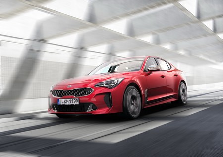 ¿Se puede babear por un sedán coreano? El KIA Stinger GT y sus 365 hp creen que sí