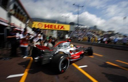 Aparece la lluvia en Mónaco con los dos McLaren al frente