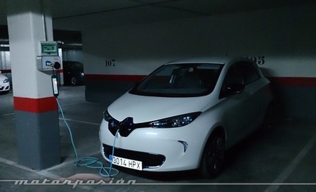 ¿Dónde aparcas tu coche, en garaje o en la calle? La pregunta de la semana