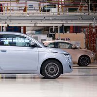 "El Gobierno tiene que intervenir ya para garantizar el empleo". Stellantis vuelve a retrasar la producción del Fiat 500e eléctrico y Carlos Tavares tendrá que explicar por qué en el parlamento italiano