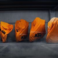 Ni vender las miles de motos que tienen almacenadas, ni reducir su deuda multimillonaria. El siguiente paso para la supervivencia de KTM ha sido mandar una carta