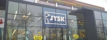 Jysk liquida la mesa auxiliar de diseño industrial más versátil y bonita para pisos pequeños desde 7 euros