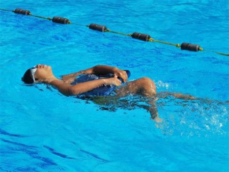 Consejos para adquirir más fuerza a la hora de practicar natación