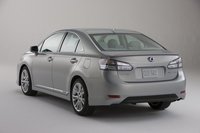 Lexus HS 250h, otro modelo que se llamará a revisión