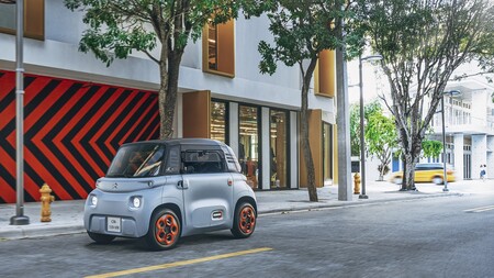 Los nuevos concesionarios: ahora entras a la FNAC y además de un libro y un boli te puedes comprar un coche como el Citroën Ami