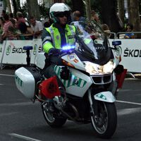 Hola, julio: Desde hoy las 34 motos camufladas de la DGT ya vigilan las carreteras en la operación salida del verano 
