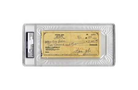 Este cheque de 2.000 dólares (ya cobrado) lleva la firma de Steve Jobs y se subasta mínimo por 20.000 dólares