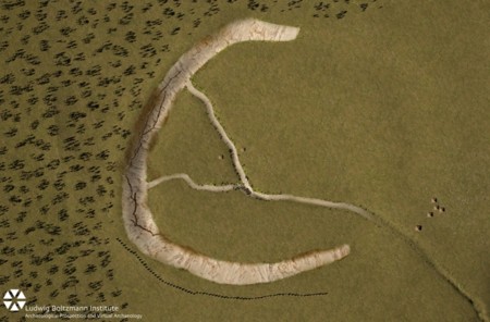 6 Superhenge C Shaped