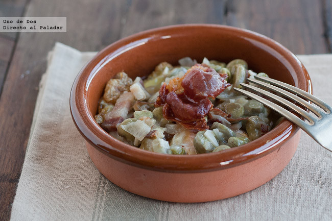 Receta de habitas frescas con jamón, un clásico de la gastronomía española
