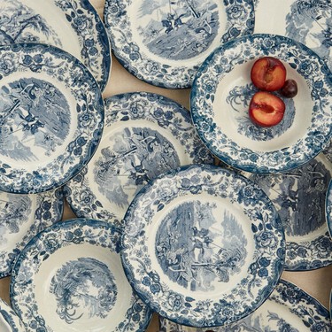 Parece de La Cartuja de Sevilla, pero es de Zara Home: la nueva vajilla de loza que apunta a ser una de las más buscadas de la temporada