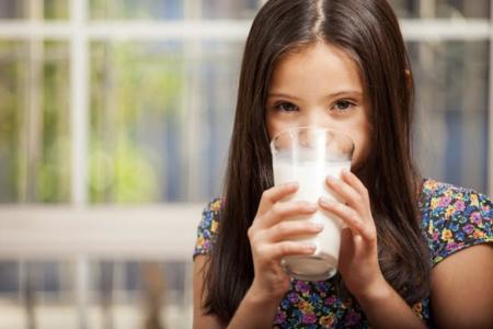 Lo que dice la ciencia acerca del consumo de leche y la producción de mocos