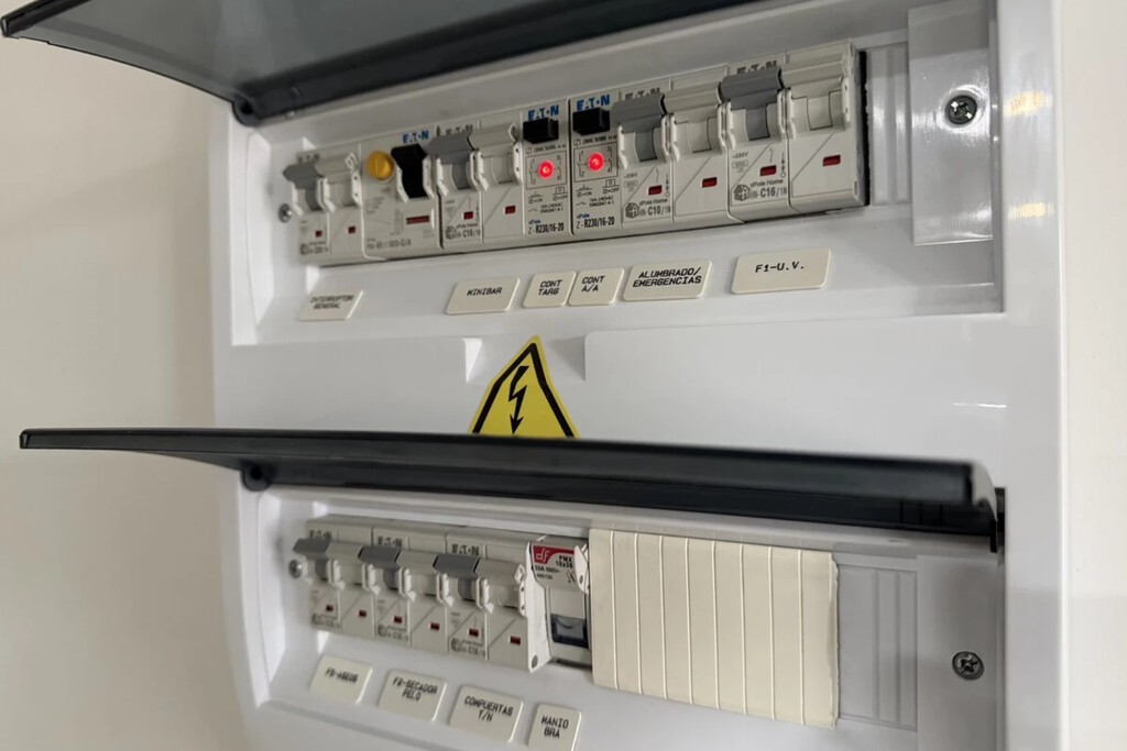 Conocer el cuadro eléctrico de nuestra casa es fundamental: esta es la función de los diferentes interruptores  