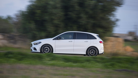 Mercedes Clase B 2019 lateral