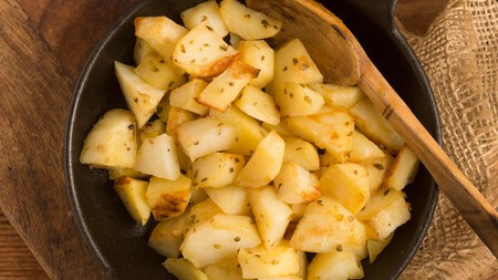 Papas cambray con mantequilla, ajo y limón: la guarnición perfecta para milanesas o pechuga asada