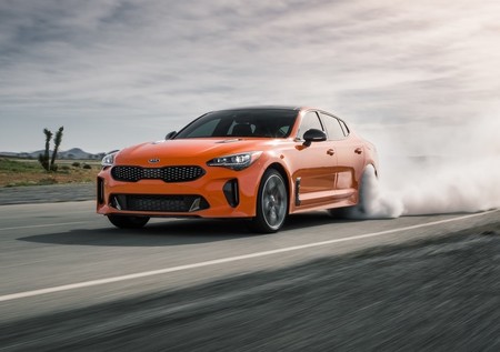 El KIA Stinger podría ser debut y despedida, sus ventas ponen en duda a su siguiente generación
