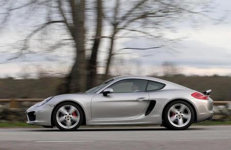 Porsche Cayman S lateral movimiento