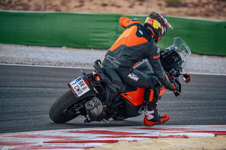 Ktm 1 2025