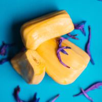 Esta fruta poco conocida en España no solo es la más grande del mundo: también aporta muchos beneficios para la salud 