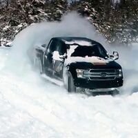 ¡Está viva! Así baila sobre la nieve la Ford F-150 eléctrica, rival del Hummer EV 