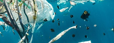 Creíamos que bolsas y pajitas eran los culpables de la contaminación oceánica. Pero lo que llena el vertedero del Pacífico viene de una industria completamente diferente