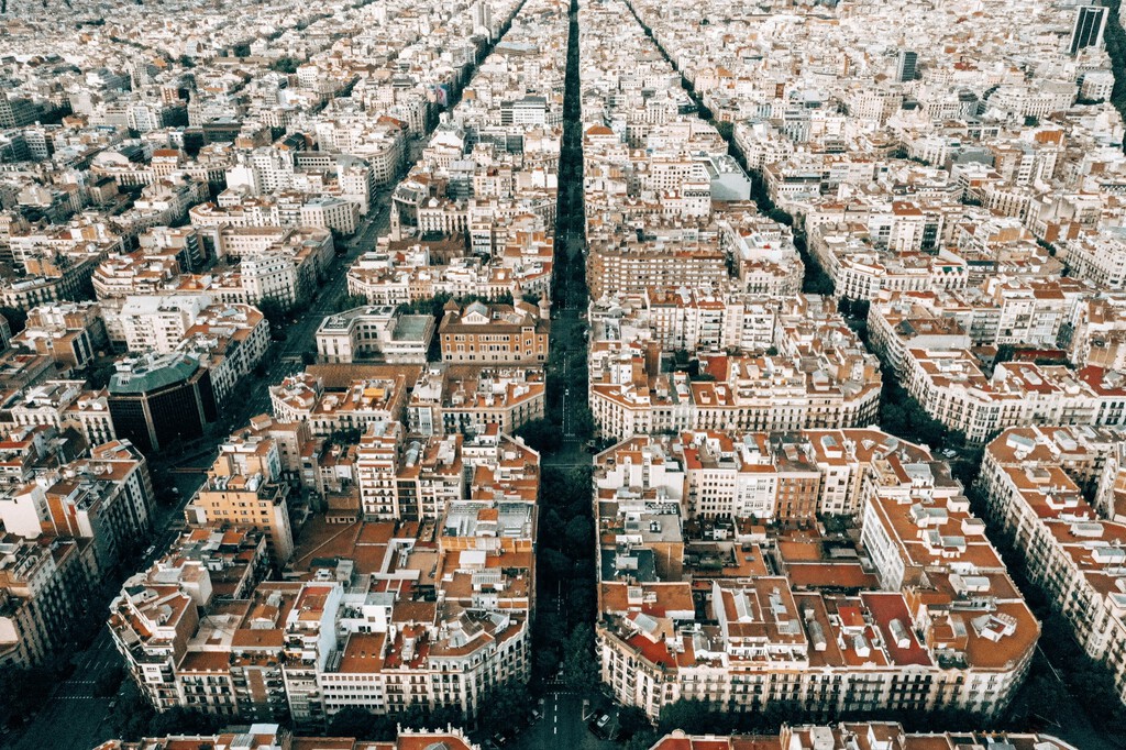 Airbnb acaba de eliminar 65.000 pisos turísticos. El problema es que Consumo ha encontrado otros 55.000 