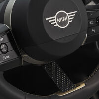 Alguien en MINI se equivocó poniendo por 820 euros un coche de 50.000. Ahora hay decenas de listillos exigiendo sus coches nuevos