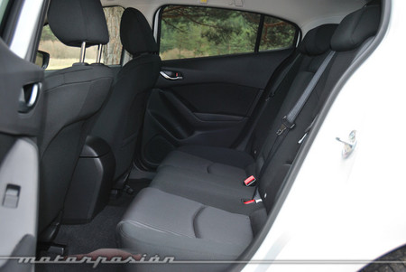 Mazda3 2013 Luxury AT