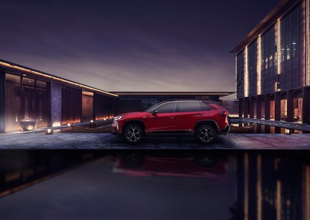 Toyota Rav4 Prime 2021 1600 07