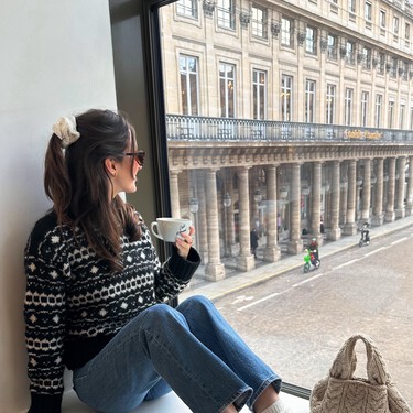 Ni zapatillas, ni botas: Pikolinos triunfa con los zapatos de piel tipo Oxford en color azul pavo que van con todo