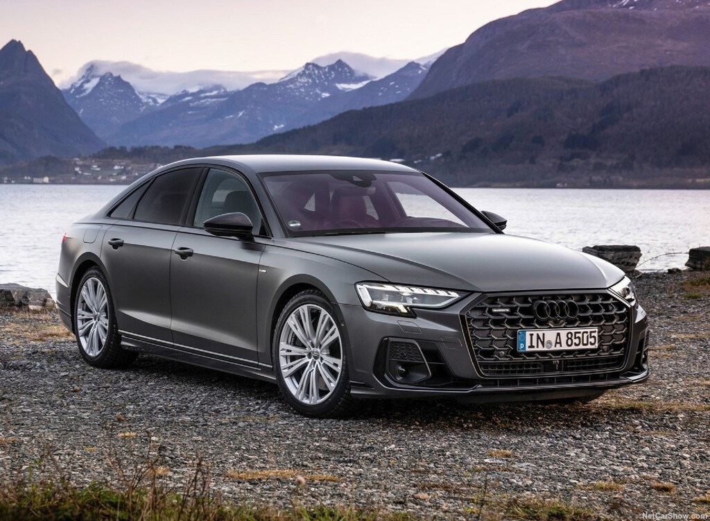 El Audi A8 ha entrado en crisis existencial: 30 años después se marcha sin hacer ruido y eso es lo peor de todo