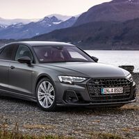 El Audi A8 ha entrado en crisis existencial: 30 años después se marcha sin hacer ruido y eso es lo peor de todo
