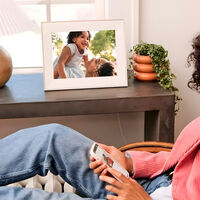 Los cuadros al estilo Harry Potter ya son reales en México: así son los Aura y su apuesta para revivir los cuadros fotográficos 